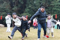 在切实的行动中调节自身情绪逐步建立对自身教育角色的认同和信心